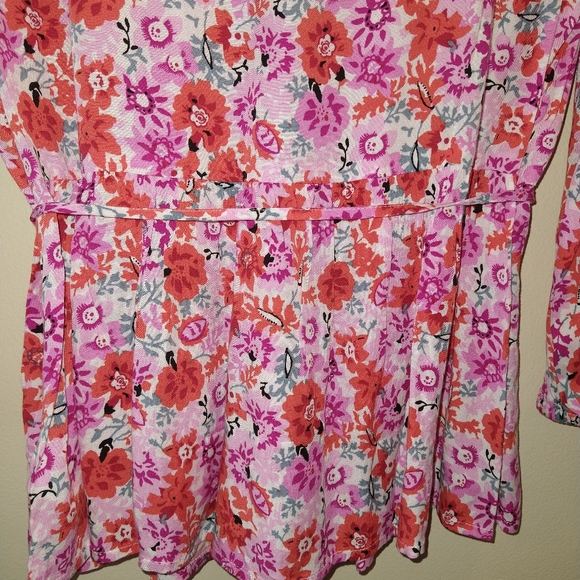 🆕Lucky Brand 🍀 Floral Wrap Top Size M - Picture 7 of 11